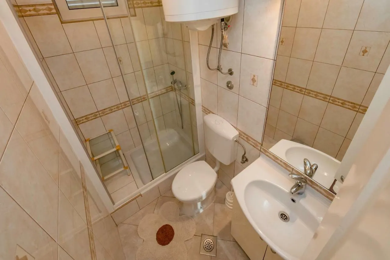 קמפור Apartmani Rab 0*,
