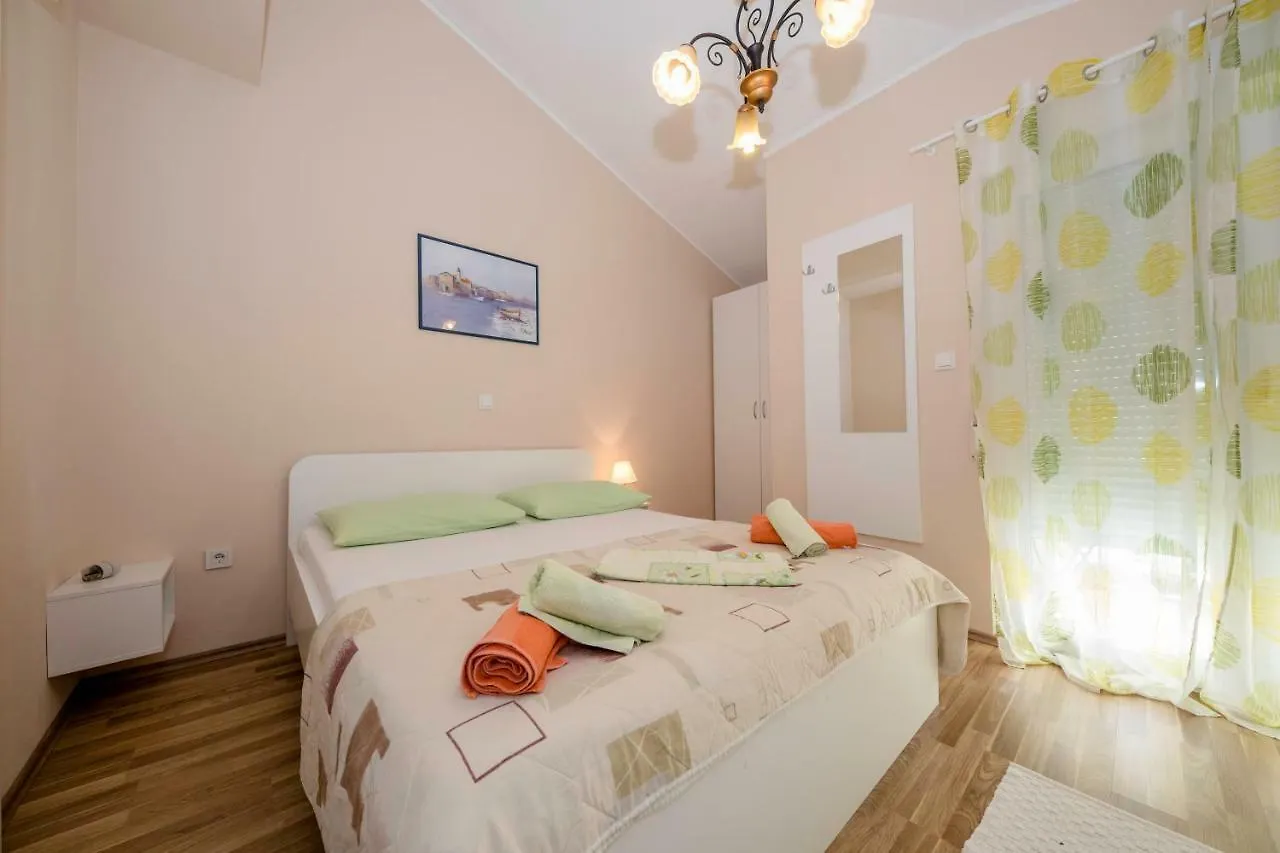 קמפור Apartmani Rab קרואטיה
