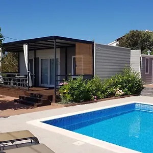  Dom wakacyjny Mobile Homes Suha Punta
